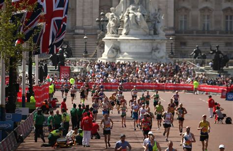 London Marathon 2019: More than 40,000 taking part .
